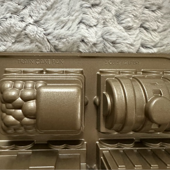 Nordic Ware Train Cake Pan - Picture 5 of 7